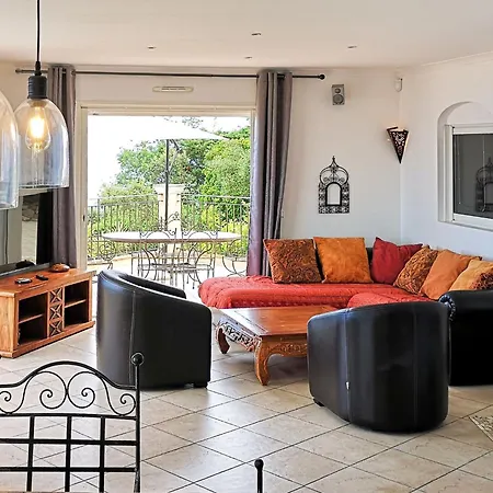 Bellevue By Interhome * לס איסאמברה